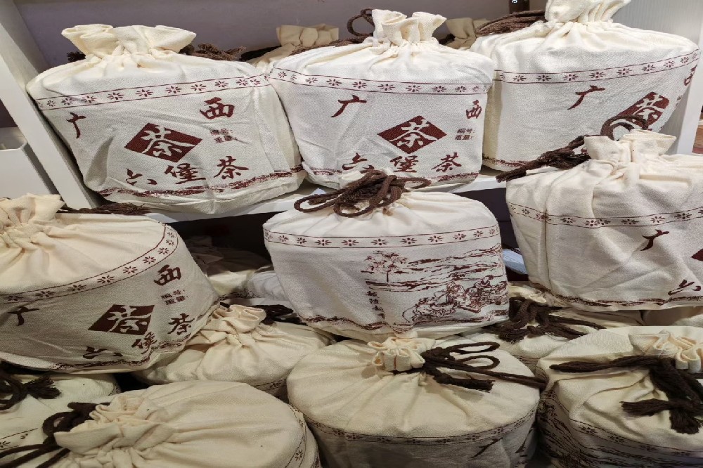 一盏六堡茶，千年民俗情 | 山塘岐溯源核心产区，敬献民俗文化中的醇厚滋味