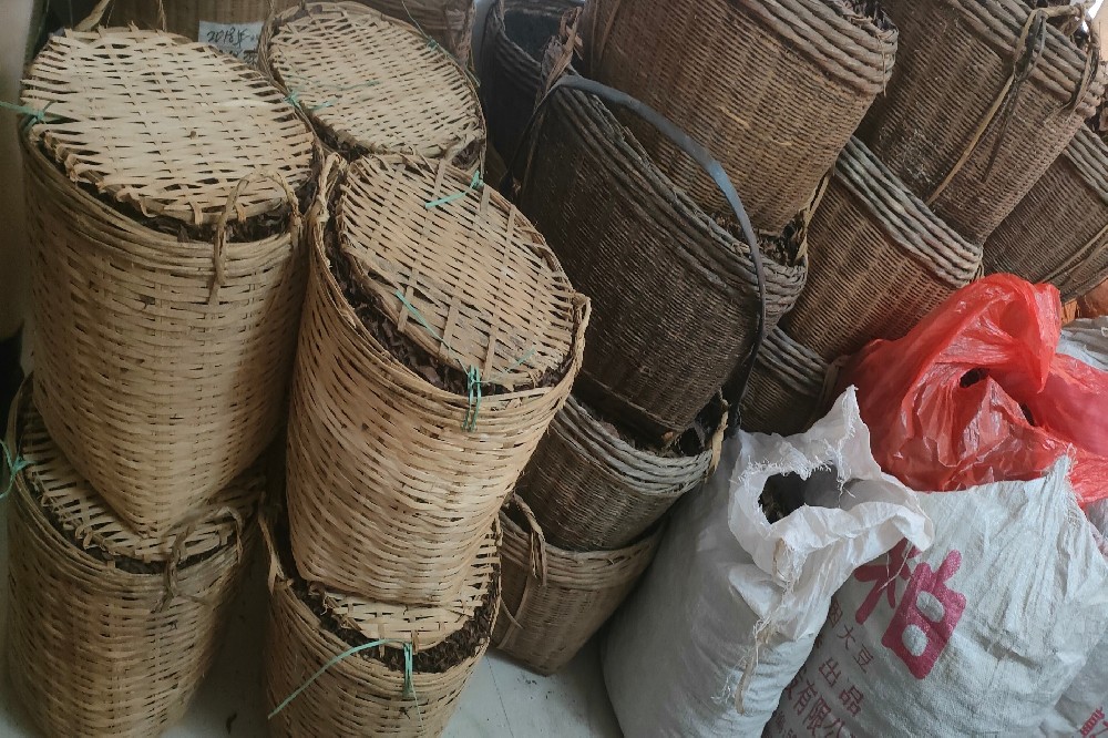 我们接着来深入探讨六堡茶制作中承上启下的关键工艺——复揉