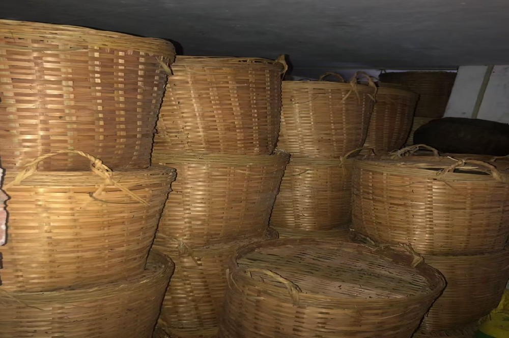 六堡茶市场价格全解析:从新茶到陈年老茶的价值密码