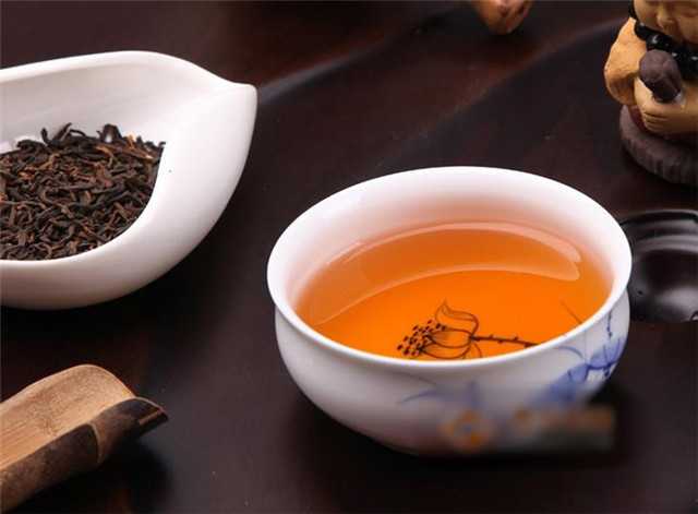 山塘岐六堡茶：传承传统手工制茶，品味苍梧核心产区的岁月陈香