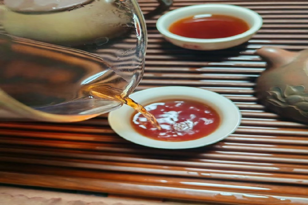 山塘岐六堡茶：柴火烘烤，唤醒传统手工制茶的灵魂之香