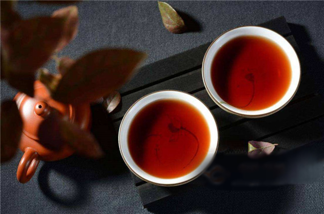 黑茶什么时间喝效果好?早上喝黑茶的好处!